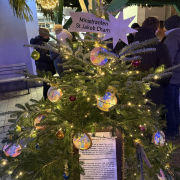 2025_12_14_Ministranten_Christbaum